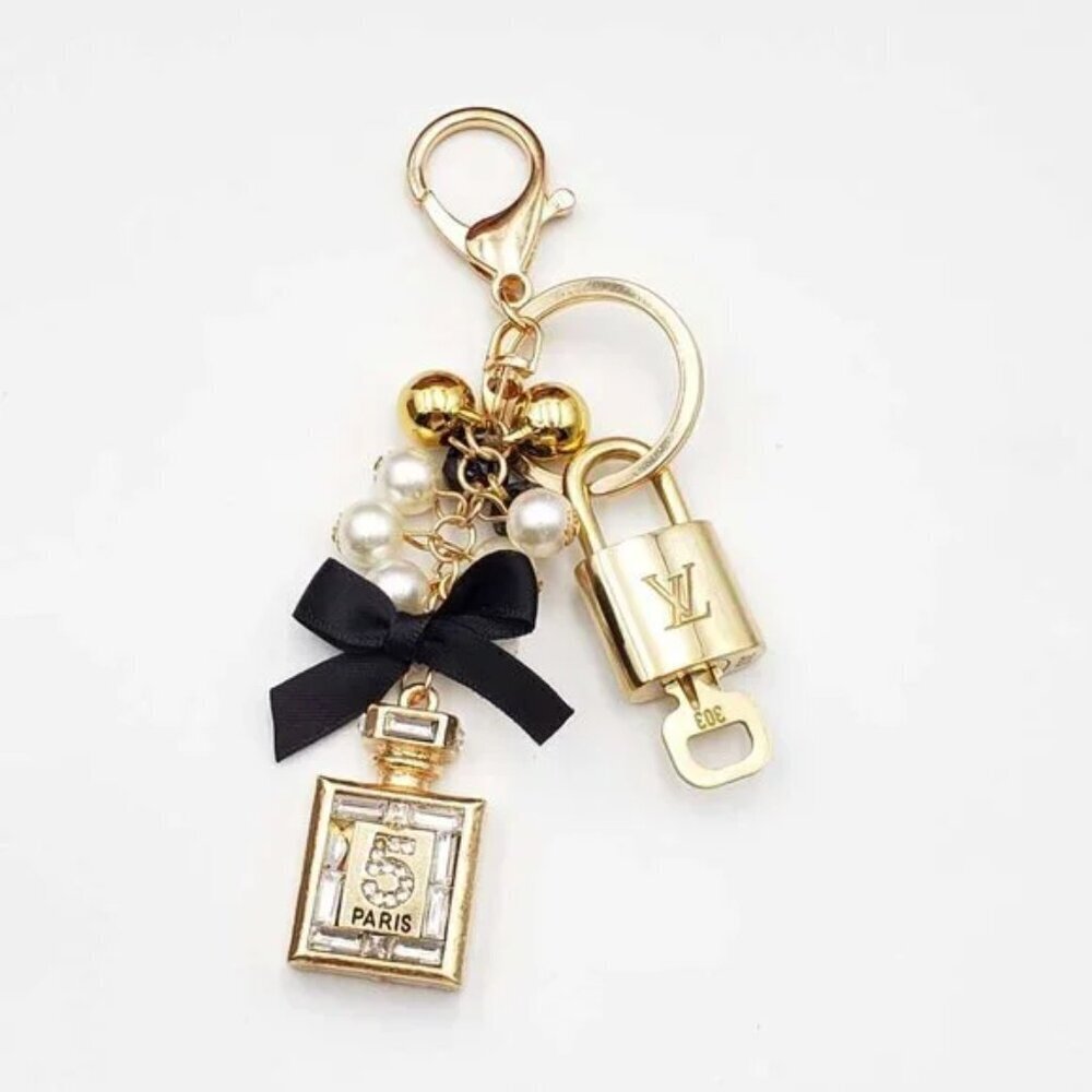 Authentic Louis Vuitton Gold Lock 🔒 Keychain Bag Unbranded N5 Bottle Charm LV - Picture 6 of 10